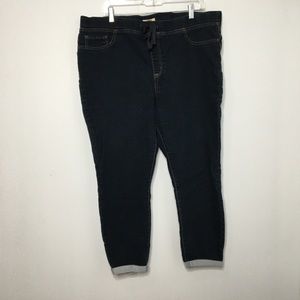 L.E.I. Cropped Stretch Jeans